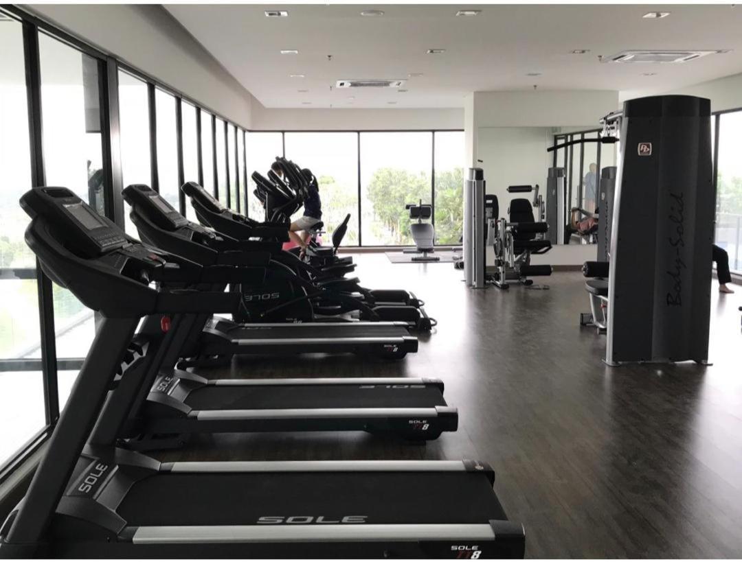 Kyra Homestay Centrus Soho Cyberjaya *Wifi And Pool* Esterno foto